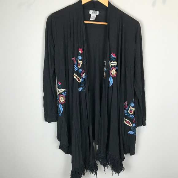 Monroe & Main Sweaters - 🌴 Monroe & main embroidered kimono Sz S